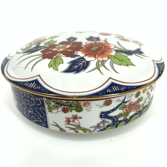 Vintage Porcelain Trinket powder box, made in Japan 6" - Picture 2 of 9